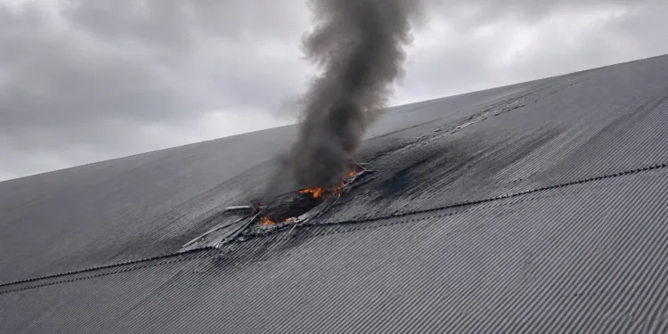 El confinamiento de Chernóbil, dañado por un dron explosivo durante la guerra de Ucrania, sigue sin repararse.