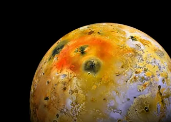 Las lunas planetarias más extrañas que estudió la NASA.