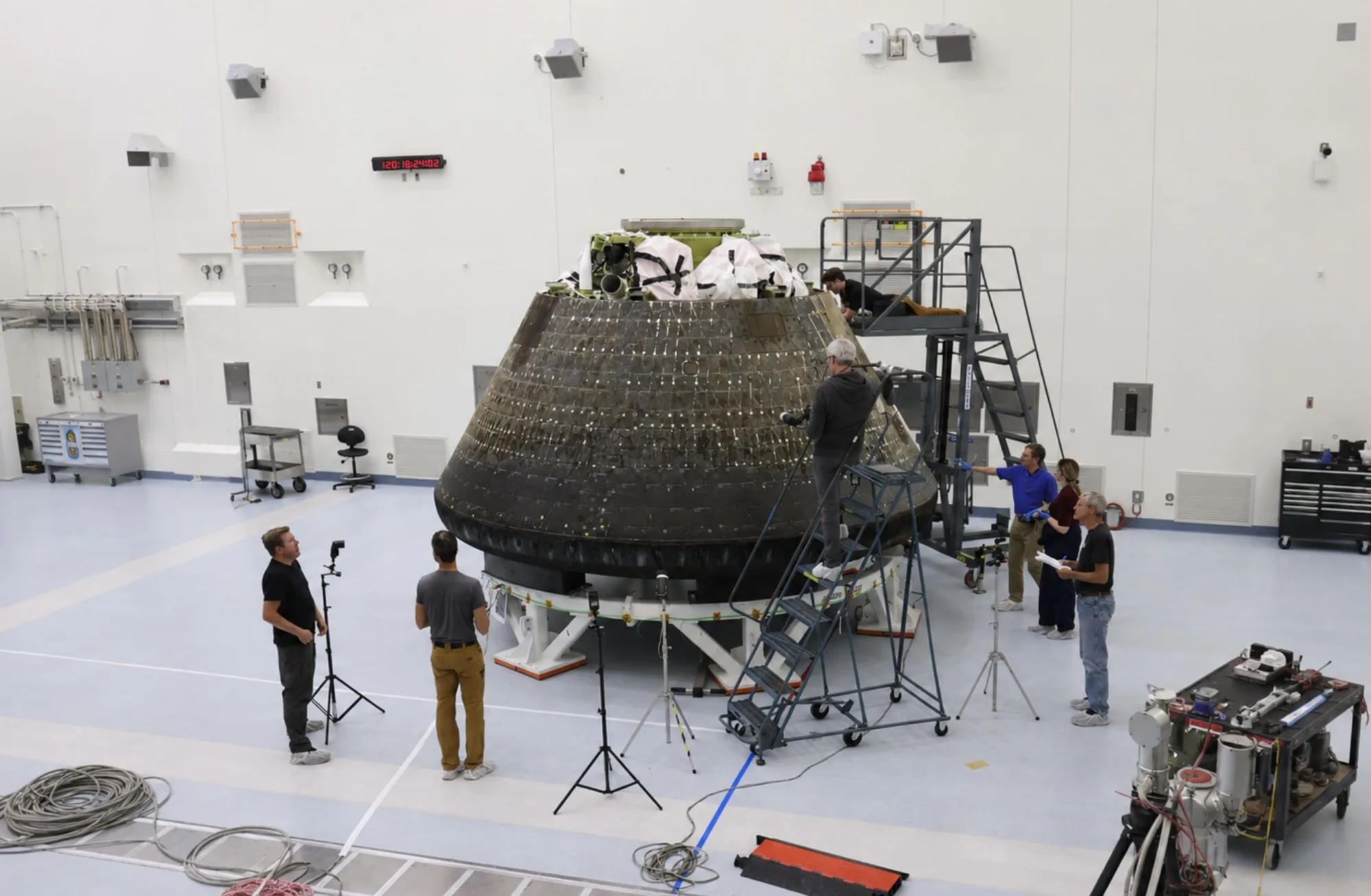 Imagen de la nave Orión que la NASA usó para sobrevolar la Luna en Artemis II. Isaacman misión china