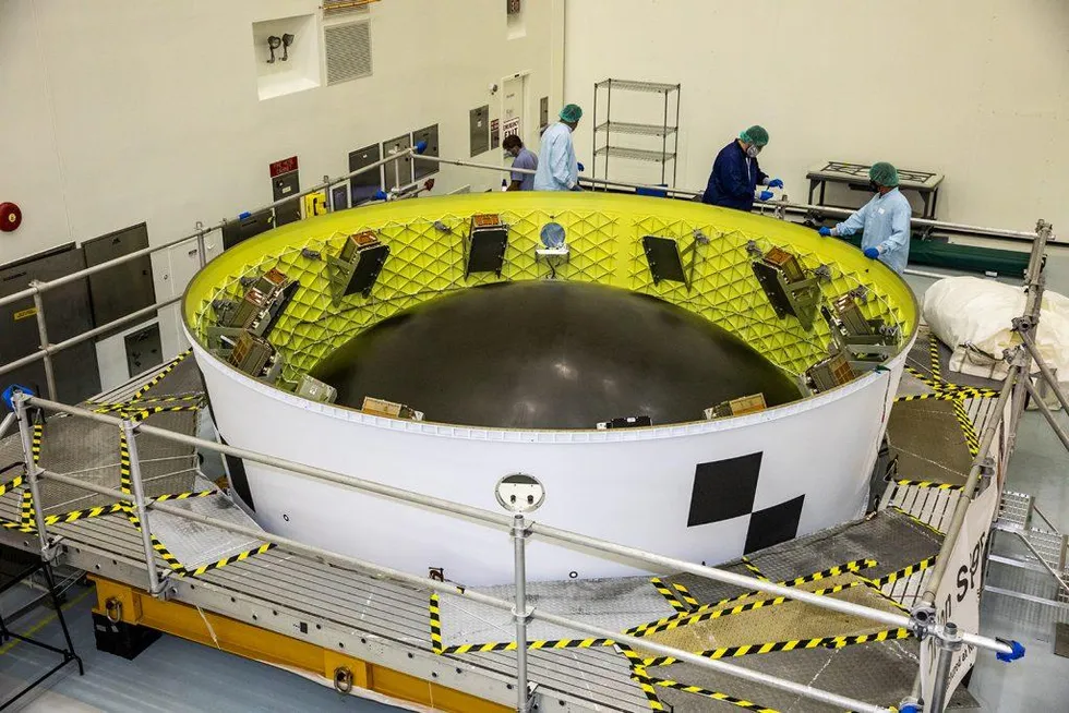 El CubeSat argentino ATENEA viajó sujeto al Anillo Adaptador de Orión (OSA), el elemento estructural que vincula la nave Orión con el resto del cohete Space Lanch System (SLS).