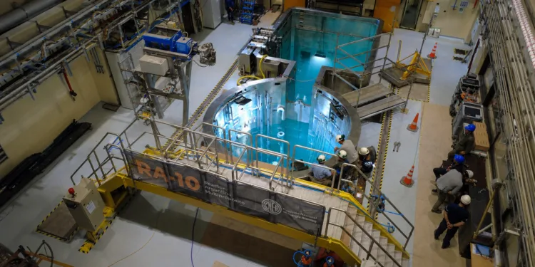 El RA-10, el reactor multipropósito argentino que funciona para la elaboración de radioisótopos para medicina avanzada. acuerdo nuclear