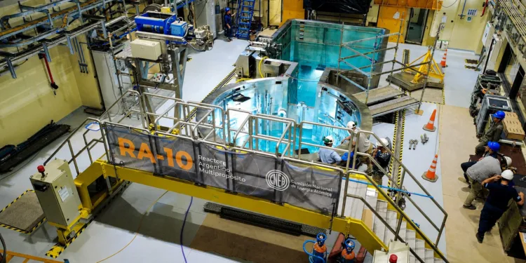 Imagen del reactor nuclear RA-10, instalado en el Centro Atómico Ezeiza. industria nuclear argentina
