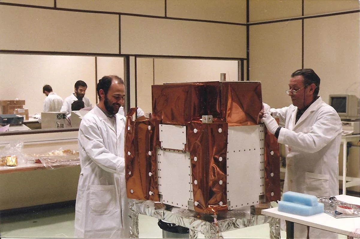 El SAC-B se lanzó en 1996 y marcó el inicio de la serie de Satélites de Aplicaciones Científicas (SAC) de la CONAE.