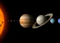El Sistema Solar es una estructura enorme, dinámica y todavía llena de misterios, formada por planetas, lunas, asteroides, cometas, polvo, hielo y regiones tan lejanas que apenas estamos empezando a comprender.