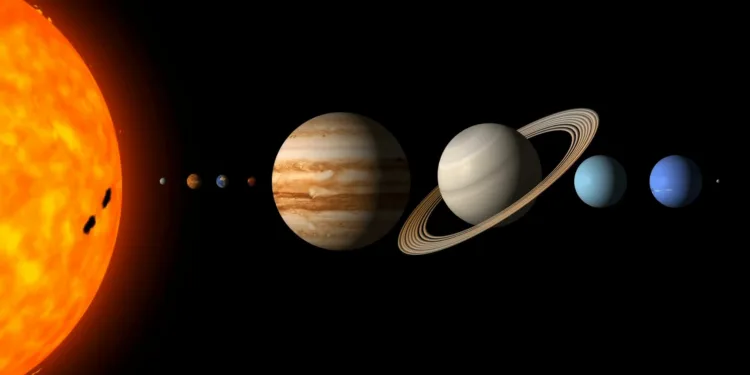 El Sistema Solar es una estructura enorme, dinámica y todavía llena de misterios, formada por planetas, lunas, asteroides, cometas, polvo, hielo y regiones tan lejanas que apenas estamos empezando a comprender.