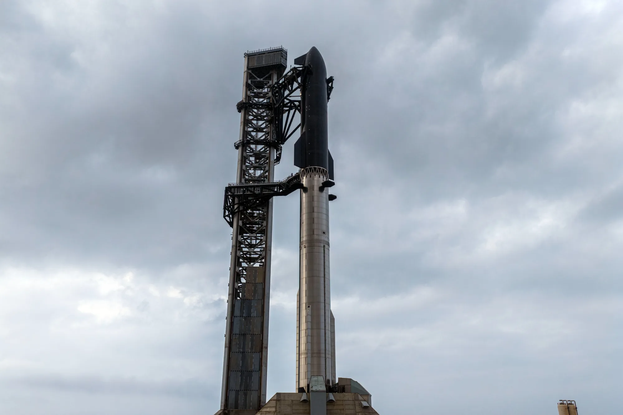 SpaceX prepara el Flight 12 del Starship el 22 de mayo, en la plataforma de lanzamiento PAD 2 de la Starbase, Boca Chica, Texas.