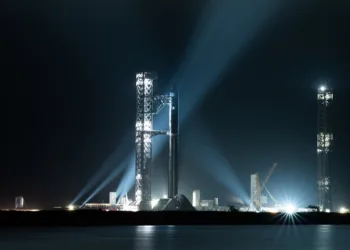 La nave Starship, preparado en la plataforma de SpaceX, Starbase. Crédito: SpaceX.