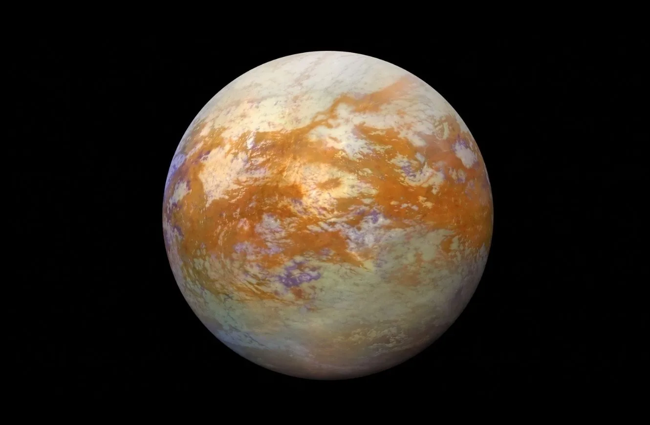 Titán es la luna más grande de Saturno, y es uno de los lugares más fascinantes del Sistema Solar.