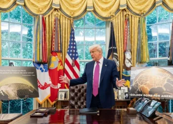 Imagen de Donald Trump en la Casa Blanca presentando el proyecto Golden Dome.Golden Dome 1,2 billones
