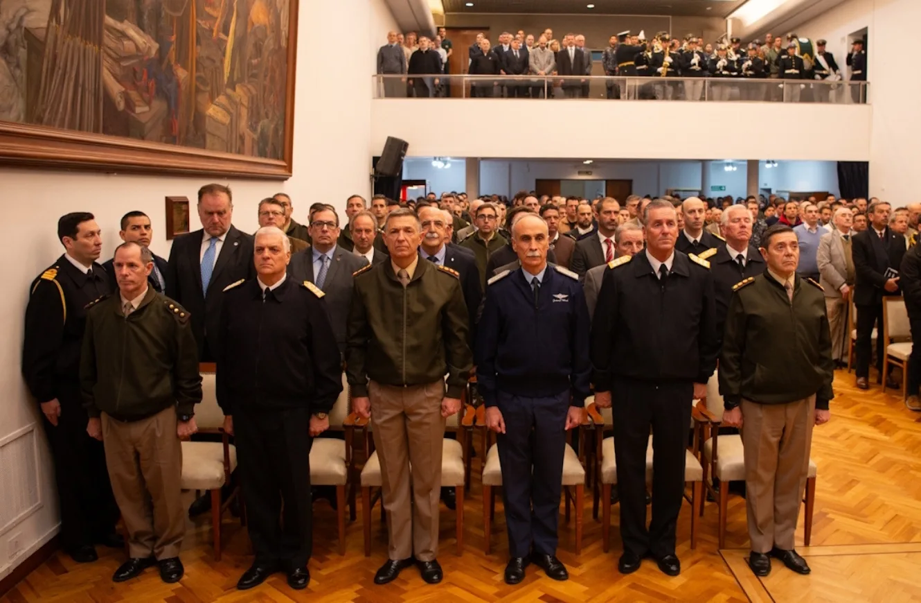 Imagen de algunos de los militares presentes durante el primer encuentro de las Jornadas de Innovación y Tecnología para la Defensa (CTID+i).