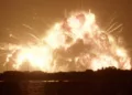 Imagen de la explosión del cohete New Glenn en Cabo Cañaveral, Florida.
