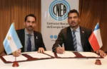 presidente de la Comisión Nacional de Energía Atómica (CNEA) de Argentina, Ing. Martín Porro, y el director de la Comisión Chilena de Energía Nuclear (CCHEN), Richard González. acuerdo nuclear