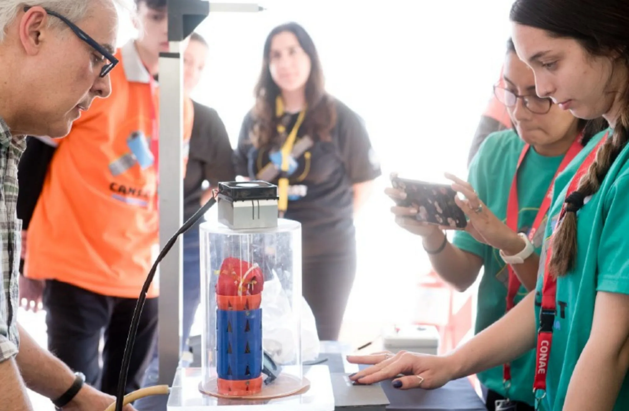 La CONAE abrió la convocatoria de CANSAT Argentina 2026, una iniciativa que desafía a estudiantes a diseñar, construir, probar y operar un satélite miniatura.