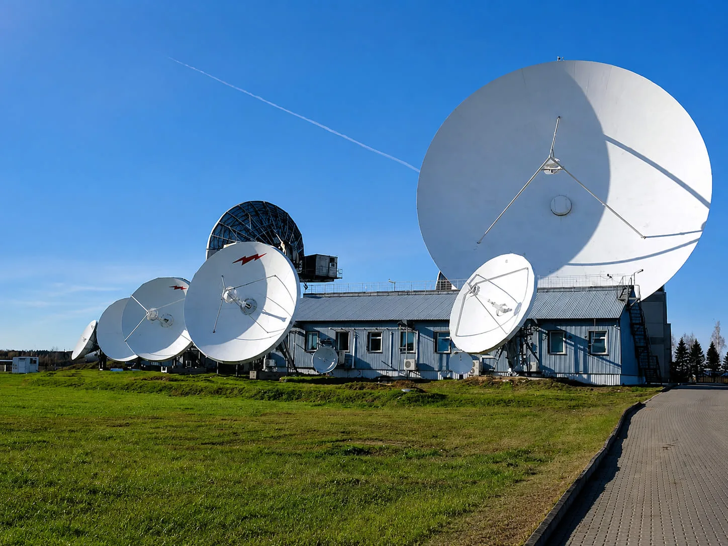 Ucrania afirma haber atacado el Centro de Comunicaciones Espaciales de Dubna, cerca de Moscú, que clasifica como "el mayor complejo terrestre ruso de comunicaciones satelitales".