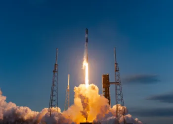 SpaceX lanzó la misión Starfall Demo, el primer vuelo de prueba de una nueva cápsula no tripulada de reentrada, diseñada para regresar carga desde el espacio.