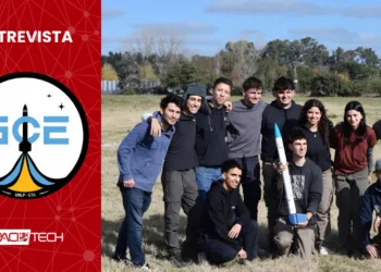 Estudiantes de ingeniería aeroespacial del Grupo de Cohetería Experimental (GCE) de la Universidad Nacional de La Plata (UNLP) diseñan, fabrican y lanzan sus propios cohetes.