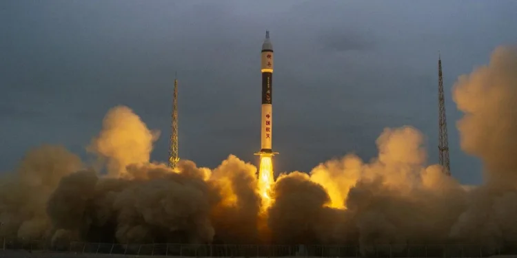 El 17 de junio, China lanzó el cohete Kuaizhou-11 Y13 con nuevos satélites para reforzar servicios de navegación.