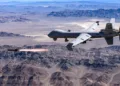 El MQ-9 Reaper suele aparecer entre los drones más peligrosos del mundo porque combina vigilancia de largo alcance, autonomía prolongada y capacidad de ataque de precisión.