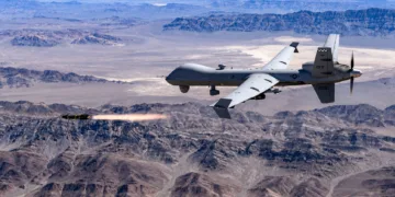 El MQ-9 Reaper suele aparecer entre los drones más peligrosos del mundo porque combina vigilancia de largo alcance, autonomía prolongada y capacidad de ataque de precisión.