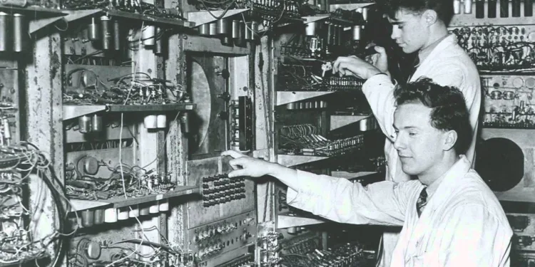 Un 21 de junio, 78 años atrás, comenzaba a operar Manchester Baby y nacía la computadora moderna.