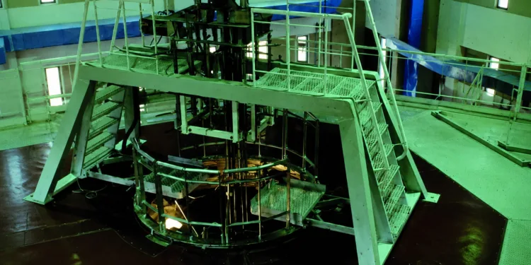En la década de los 80, la empresa argentina INVAP desarrolló el reactor nuclear de investigación NUR para Argelia.