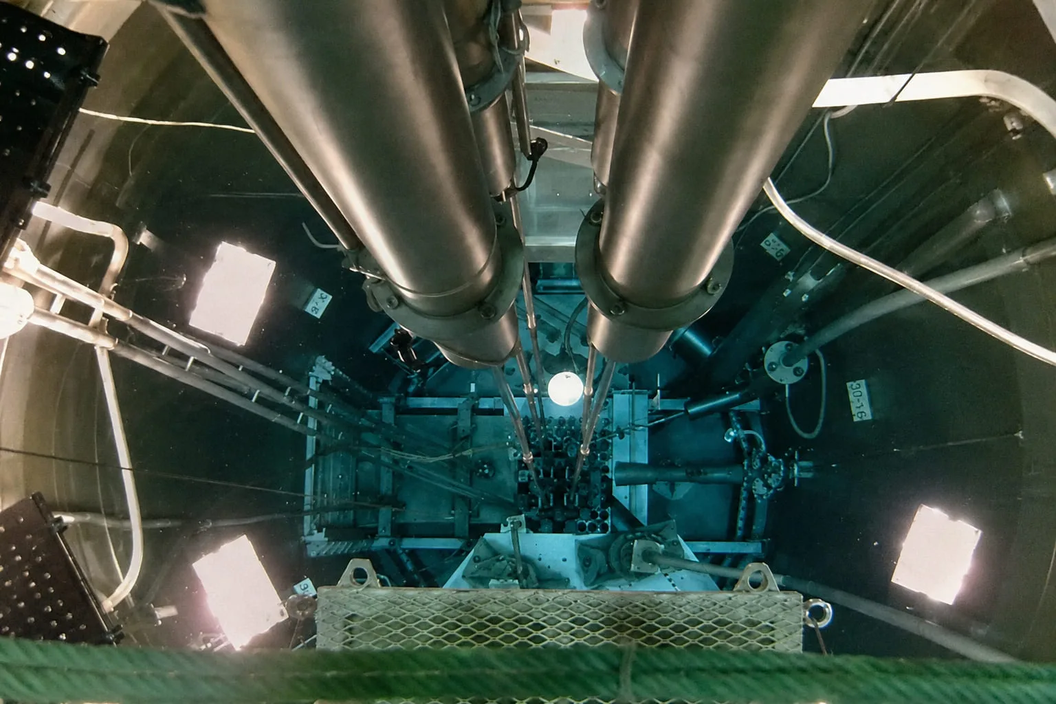 En la década de los 80, la empresa argentina INVAP desarrolló el reactor nuclear de investigación NUR para Argelia.