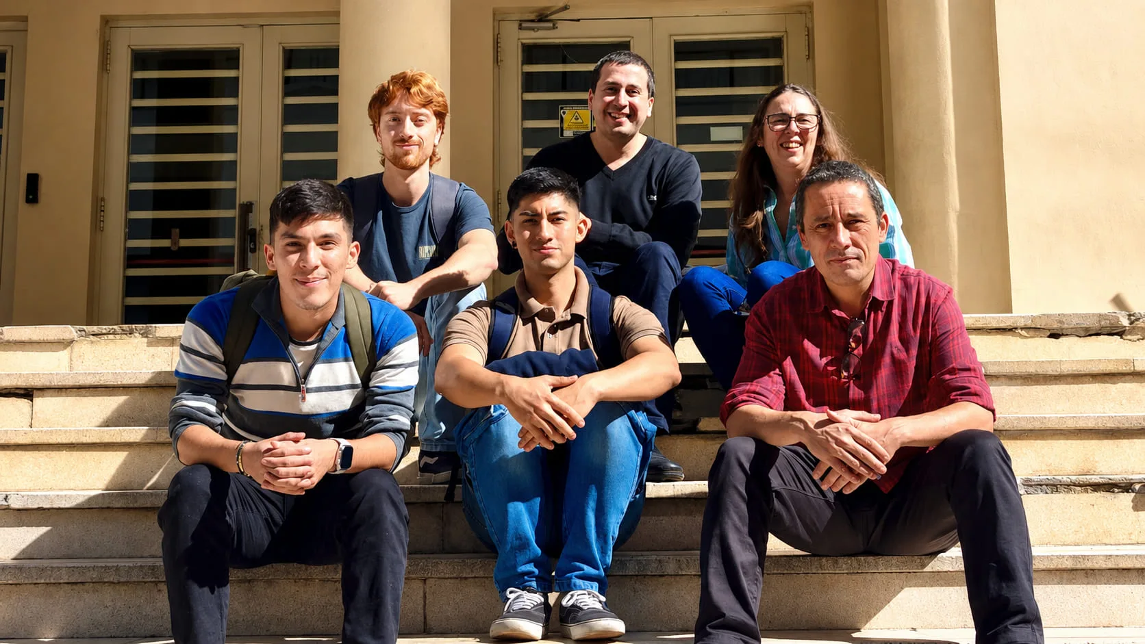 El equipo del CIEE que desarrolló MIRA está dirigido por Juan Cruz González Allonca y por Rubén Pesoa, y participaron en investigación y desarrollo Ana Laura Cozzarin, Franco Agatiello, Jeremías Tapia Troncoso y Emanuel Acosta.