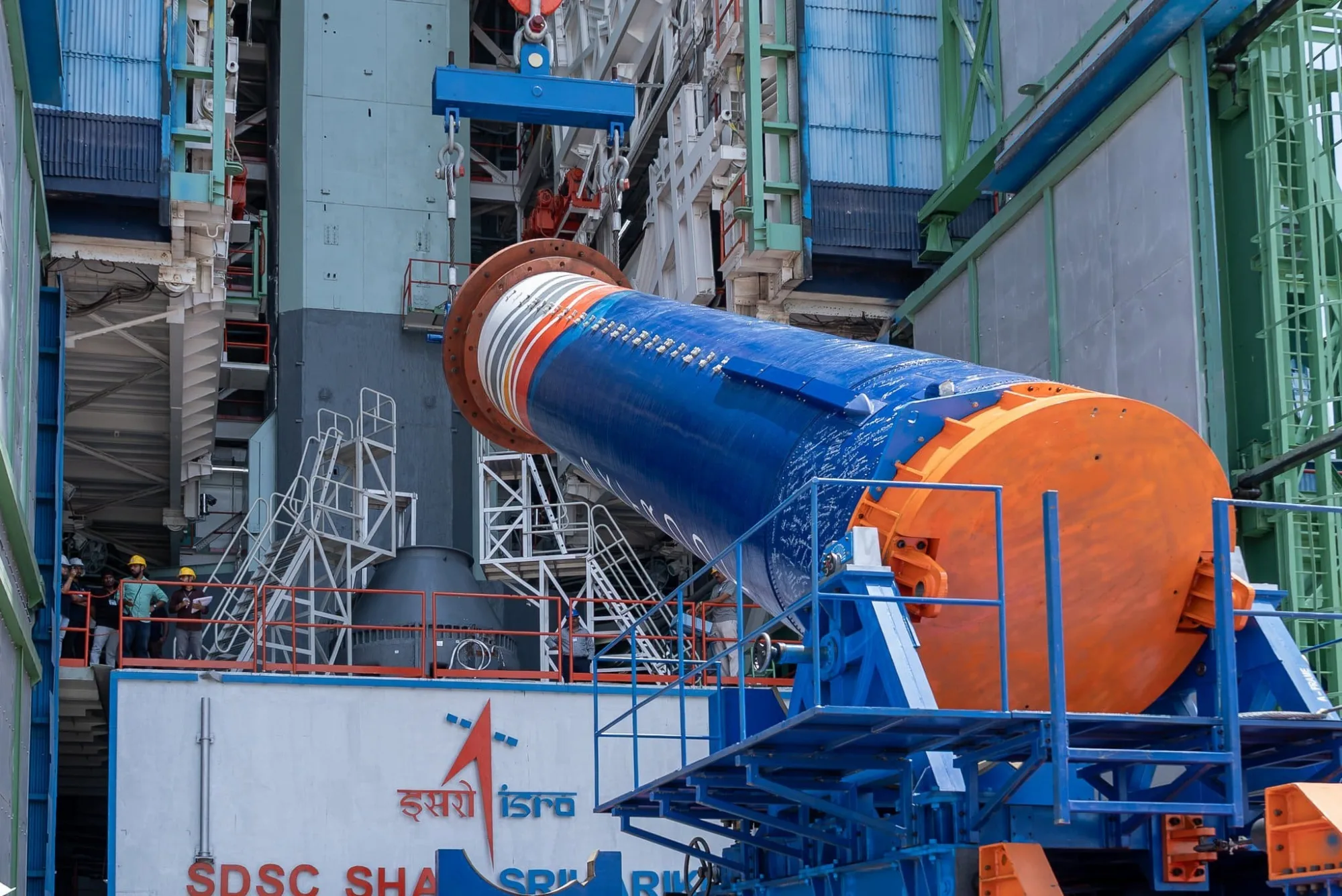 La empresa Skyroot Aerospace está apilando el cohete Vikram-1 en la plataforma de lanzamiento y avanza hacia el primer vuelo privado de la India.