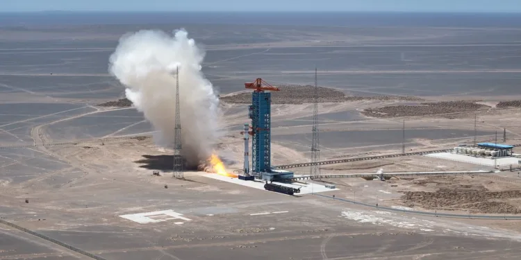 LandSpace completa un fuego estático del cohete ZhuQue-3 Y2 en la Zona Piloto de Innovación Espacial Comercial Dongfeng, en el noroeste de China.