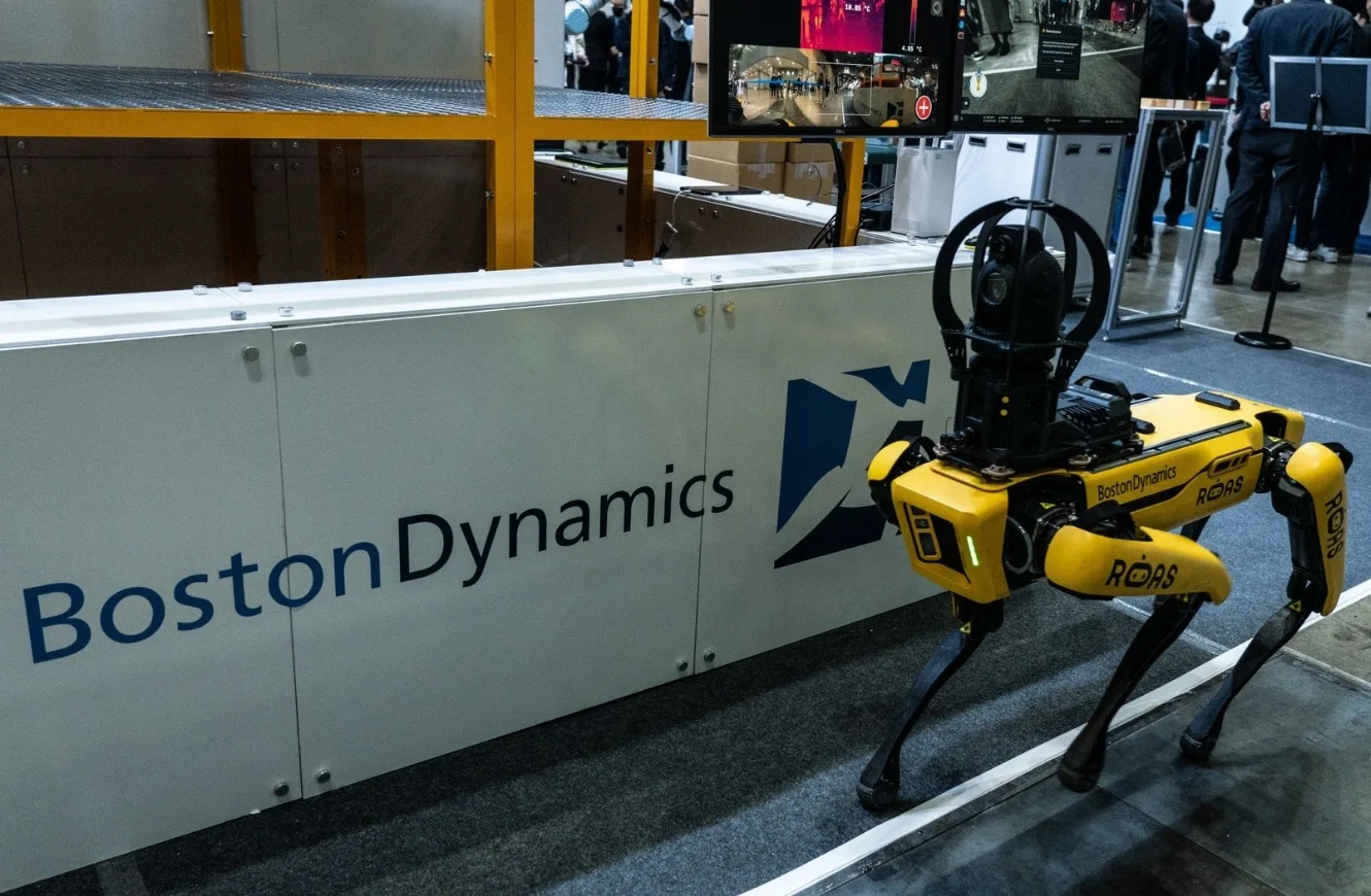 Imagen de sistemas comerciales aplicados a la exploración subterránea desarrollados por Boston Dynamics. tubos de lava lunares