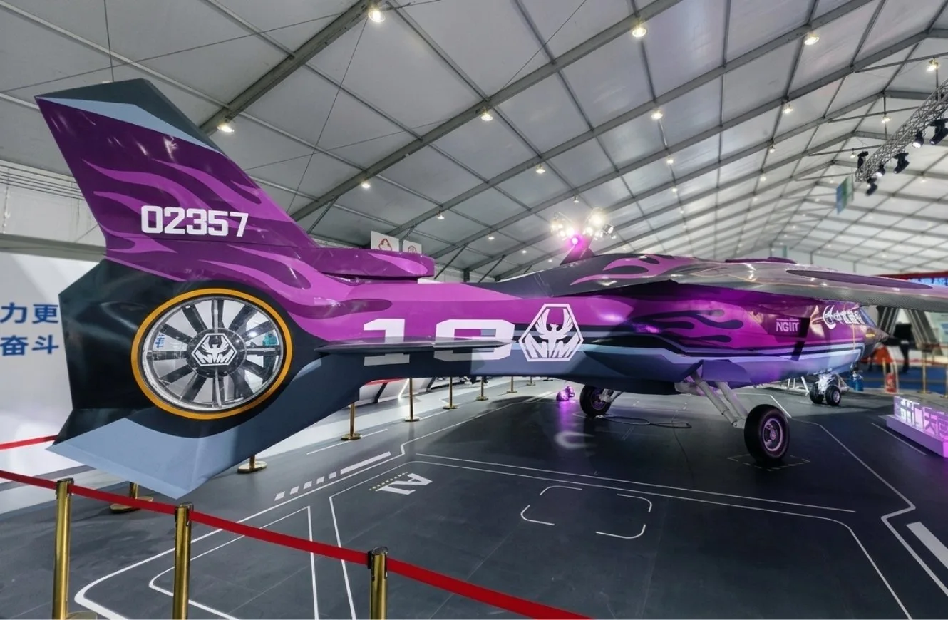 El modelo de la plataforma multipropósito de despegue y aterrizaje vertical Zihuo, un nuevo concepto de avión del Proyecto Nantianmen de propiedad intelectual aeroespacial de ciencia ficción local de China, hace su debut en la 7ma Exposición de Helicópteros de China en Tianjin. Crédito: VCG.