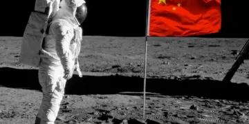 Imagen artística de un astronauta chino pisando la Luna. China Luna