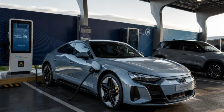 Toyota Argentina eligió a ABB para ofrecer carga residencial para sus autos eléctricos.