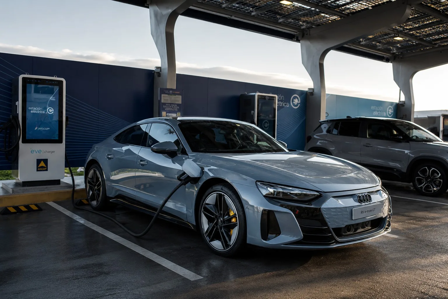 Toyota Argentina eligió a ABB para ofrecer carga residencial para sus autos eléctricos.