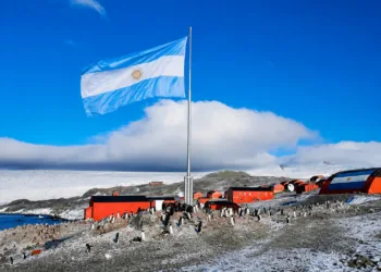 La otra competencia entre Argentina e Inglaterra: proyección en la Antártida.