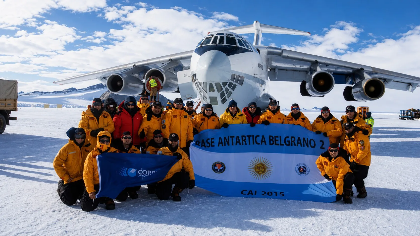 La Base Belgrano II es la estación científica permanente más austral de Argentina, ubicada en la Antártida a unos 1.300 kilómetros del Polo Sur.