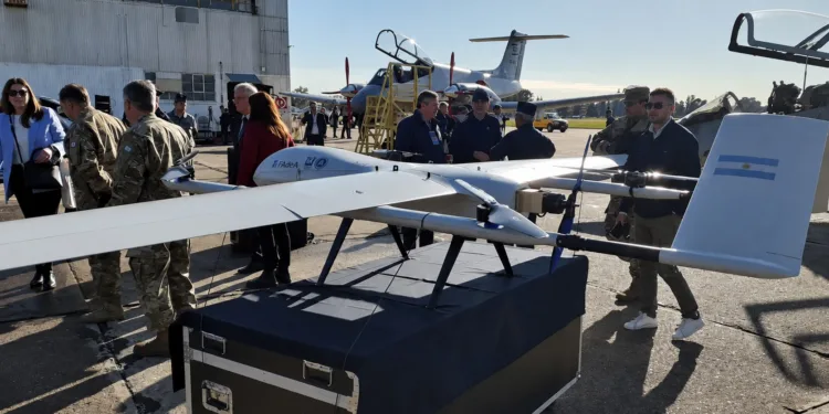 La Fábrica Argentina de Aviones (FAdeA) está desarrollando un dron para el Ejército Argentino, que continúa en etapa de desarrollo y ensayos.