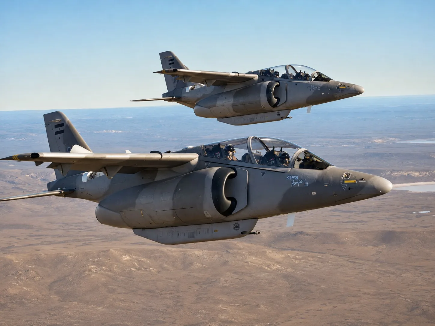 El IA-63 Pampa III es un avión argentino de entrenamiento a reacción.
