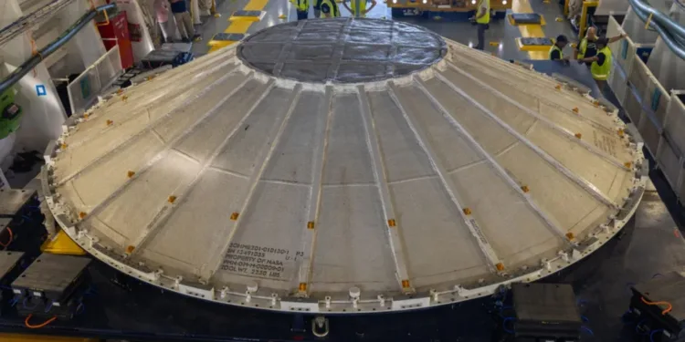 Llegó a la NASA un “platillo volador” para proteger al cohete de Artemis III.