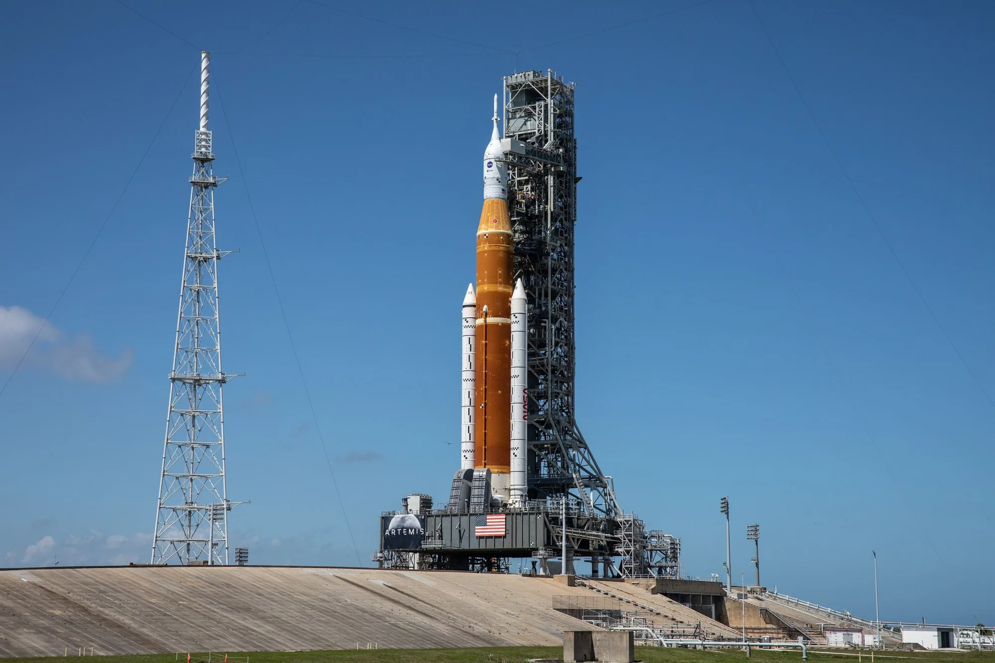 El cohete Space Launch System es una de las piezas principales del programa Artemis de la NASA.