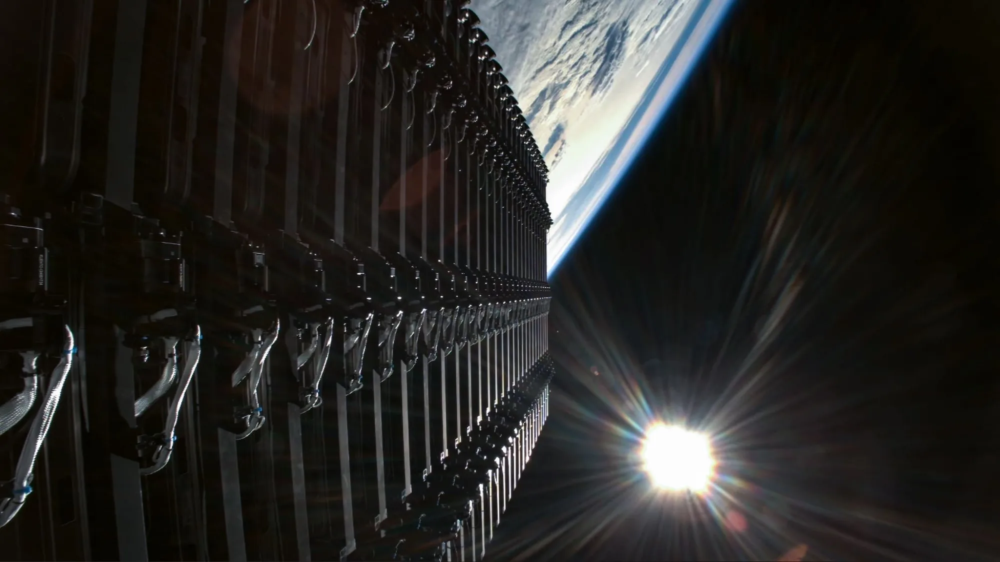 El vuelo 13 transportará 20 satélites Starlink V3, que la nave Starship deberá desplegar por primera vez.