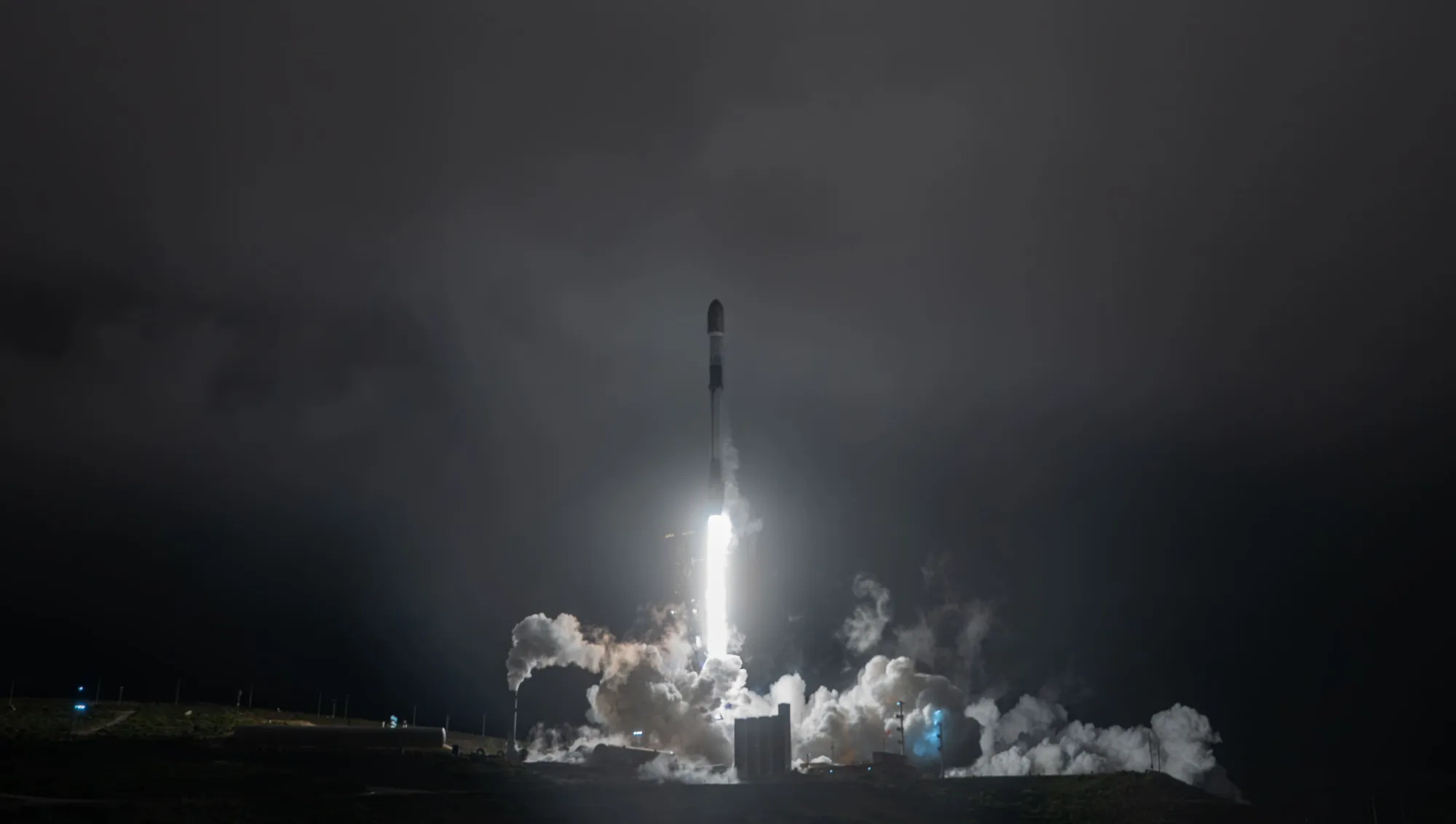 La misión compartida Transporter-17 de SpaceX colocó en el espacio 81 satélites al mismo tiempo. Crédito: SpaceX.