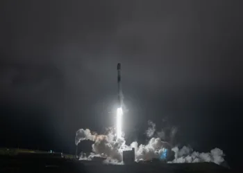 La misión compartida Transporter-17 de SpaceX colocó en el espacio 81 satélites al mismo tiempo. Crédito: SpaceX.