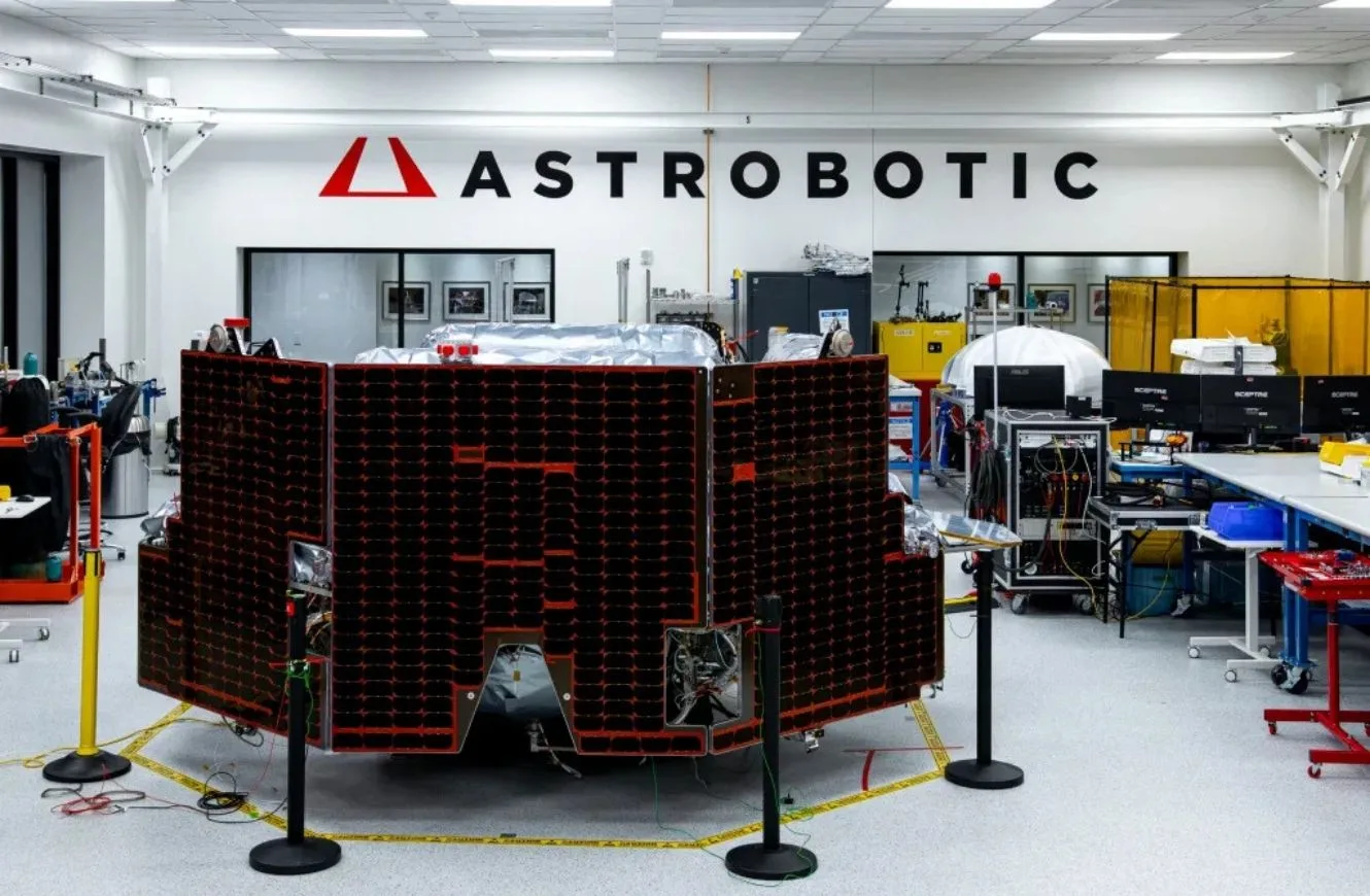 El módulo lunar Griffin de Astrobotic se observa dentro de las instalaciones de integración de la compañía. Crédito: Astrobotic