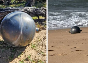 Imagen de las esferas metálicas halladas en Forrest Beach.