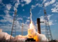 El vehículo robótico de misión de Northrop Grumman, que alberga la carga útil del programa de Servicio Robótico de Satélites Geoestacionarios (RSGS), financiado por la NASA, fue lanzado a bordo de un cohete Falcon 9 de SpaceX el 21 de julio. Crédito: SpaceX.