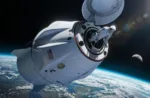 Imagen representativa del cohete Falcon 9 en el espacio. misión MVR