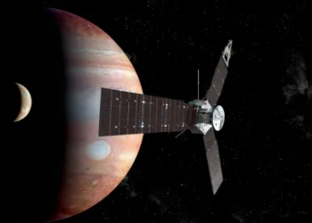 Imagen de la sonda Juno observando el entorno de Júpiter.
