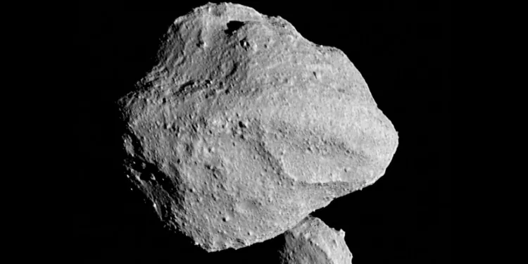 El meteorito de Hillsborough revela agua salada y compuestos prebióticos en el cinturón de asteroides.
