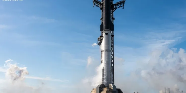 Imagen de la nave Starship durante la prueba de vuelo 13 que ha sido reprogramada para el 20 de julio.